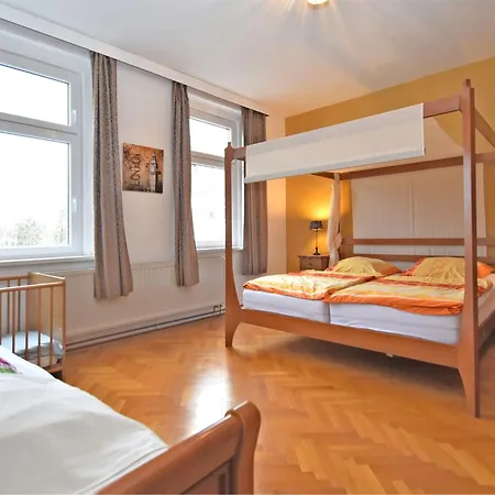 Gruppenhaus Mit German Heimkino, 18 Personen 度假居 Treuen