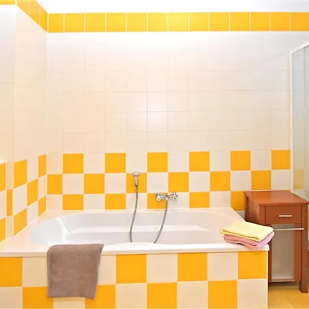 度假居 Gruppenhaus Mit German Heimkino, 18 Personen