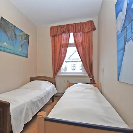 Semesterbostad Gruppenhaus Mit German Heimkino, 18 Personen Treuen