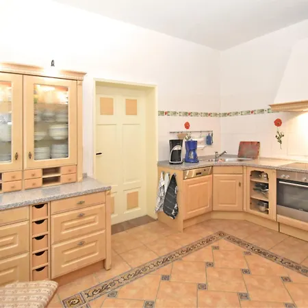 Gruppenhaus Mit German Heimkino, 18 Personen * Treuen