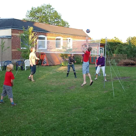 度假居 Gruppenhaus Mit German Heimkino, 18 Personen Treuen