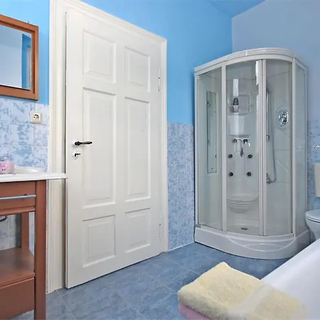 Semesterbostad Gruppenhaus Mit German Heimkino, 18 Personen *