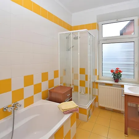 Gruppenhaus Mit German Heimkino, 18 Personen