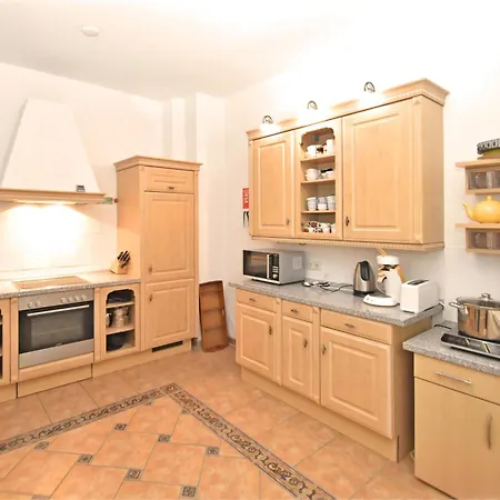 Gruppenhaus Mit German Heimkino, 18 Personen 度假居 Treuen