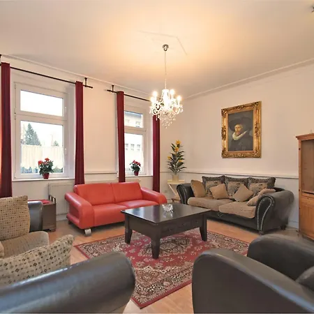 Gruppenhaus Mit German Heimkino, 18 Personen بيت للعطل Treuen