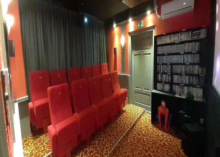 Casa de Férias Gruppenhaus Mit German Heimkino, 18 Personen *
